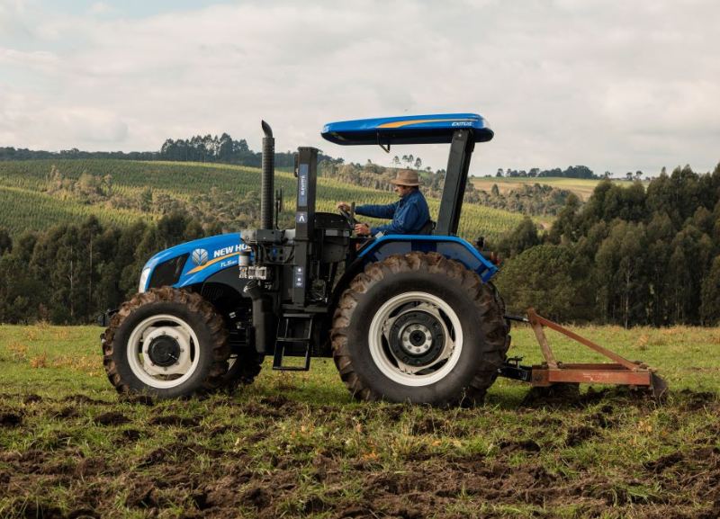 New Holland lança 1º trator agrícola do mundo acessível a pessoas com mobilidade reduzida