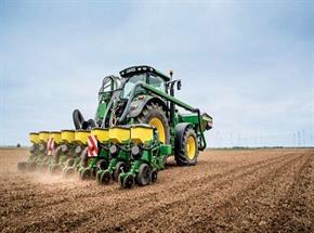 Produção de máquinas agrícolas aumenta à espera da renovação do crédito