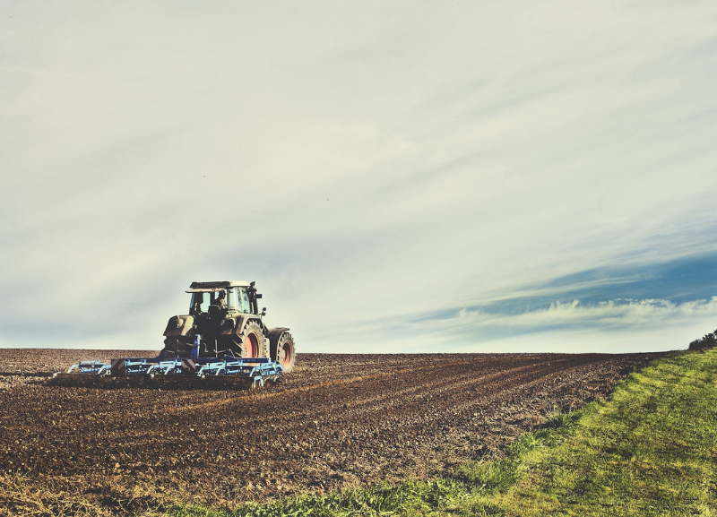 Venda de máquinas agrícolas cai em janeiro, diz Fenabrave