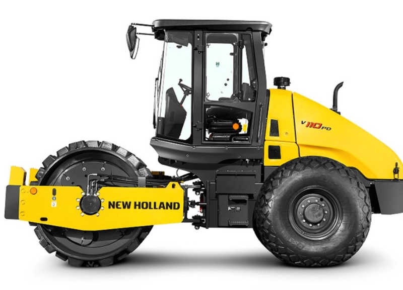 New Holland Construction realiza entrega do primeiro rolo compactador V110PD