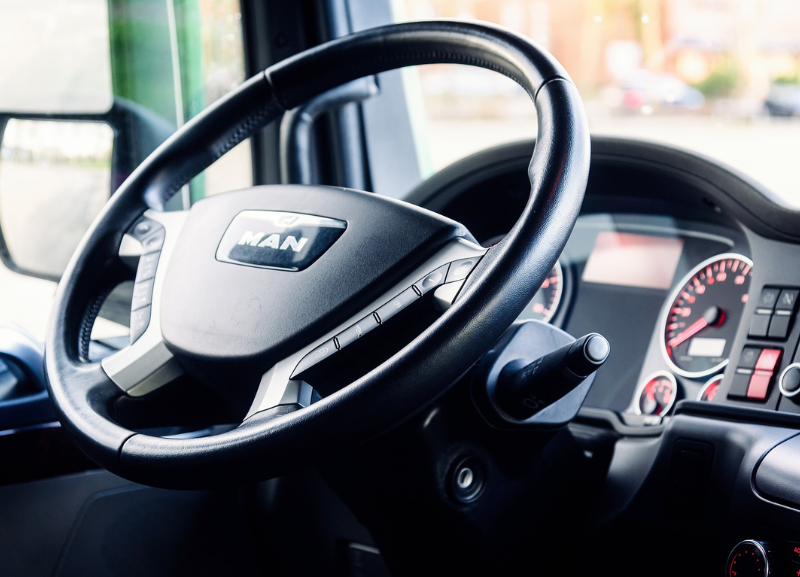Número de motoristas de caminhões habilitados diminui no Brasil