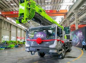Zoomlion produz o primeiro caminhão-guindaste puramente elétrico do mundo