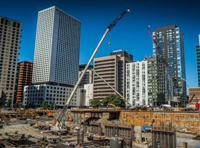 Guindastes da Link-Belt Cranes atuam em grande obra em Seattle