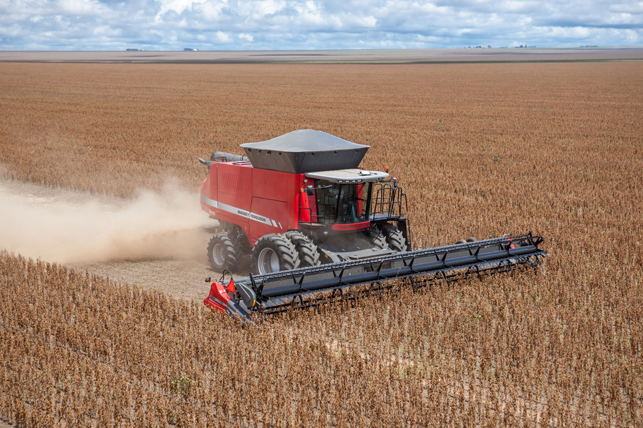 Massey Ferguson apresenta a evolução das colheitadeiras no Brasil