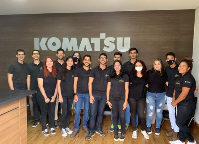 Estudantes da empresa júnior da Unifesspa visitam operação da Komatsu