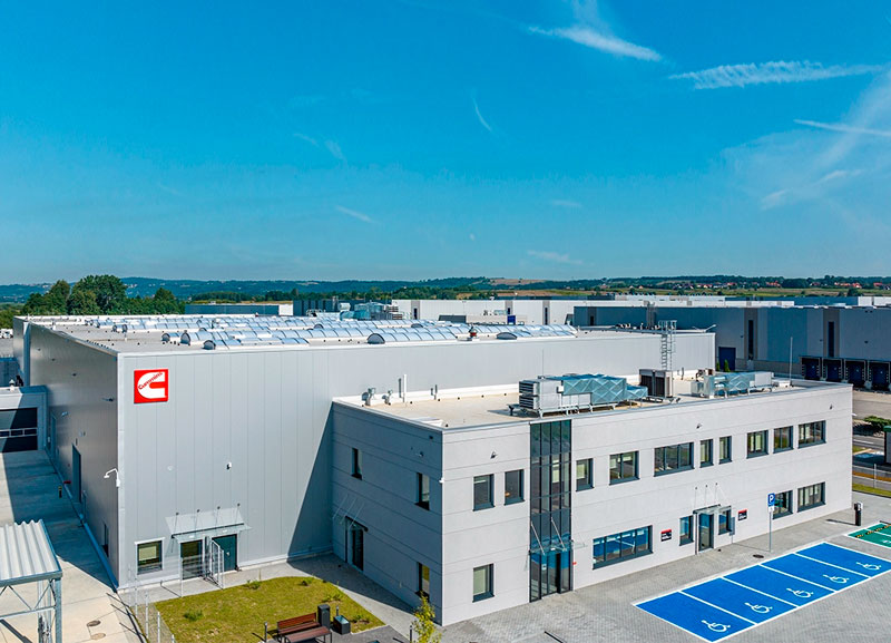 Cummins abre seu 13º centro de remanufatura de motores