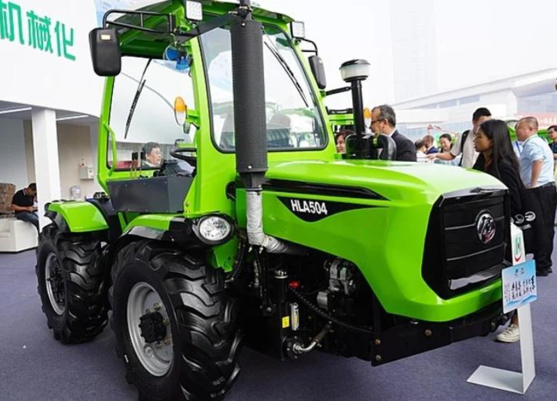 Máquinas agrícolas da China são testadas no Brasil
