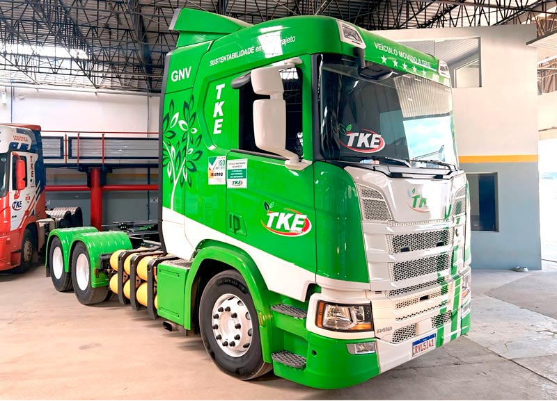 TKE Logística lança edição especial de caminhão a GNV