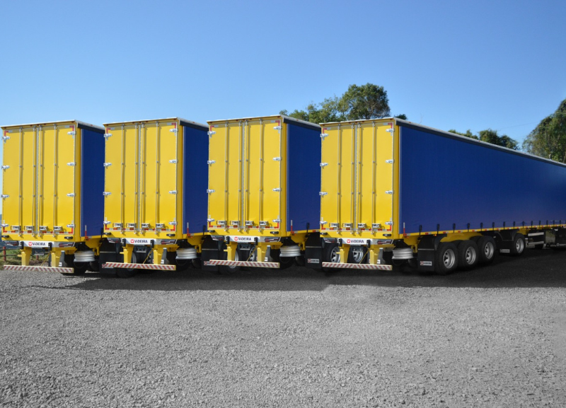 Videira Implementos entrega 10 Semirreboques Lonado Sider para Transpower