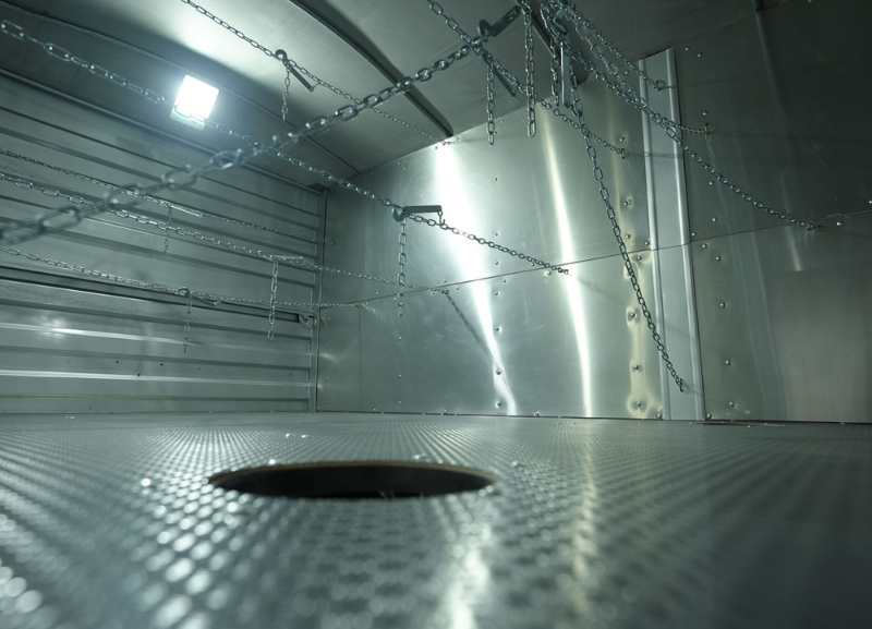 Aço inox é a grande vedete dos novos implementos rodoviários