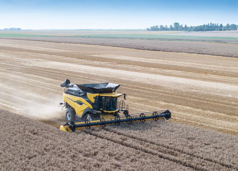 New Holland celebra meio século das colheitadeiras de duplo rotor