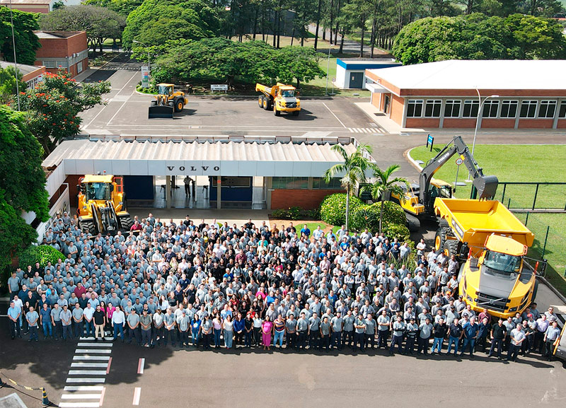 Fábrica da Volvo CE no Brasil celebra 50 anos 