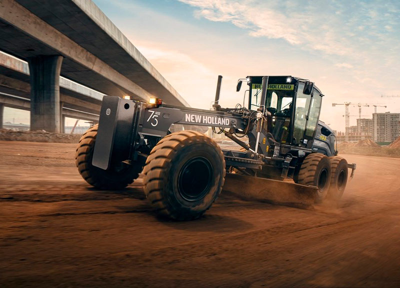 New Holland Construction marca presença na InfraBusiness 2025 