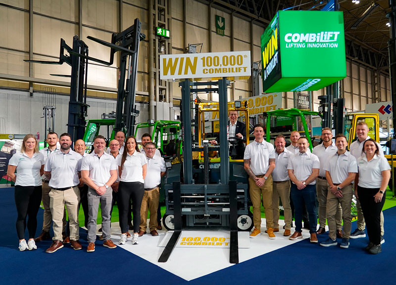 Combilift promove ação com empilhadeira histórica em apoio à UNICEF