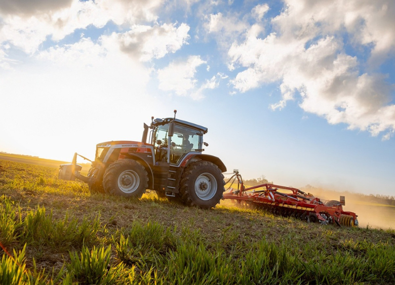 Massey Ferguson lança trator MF 8S Xtra