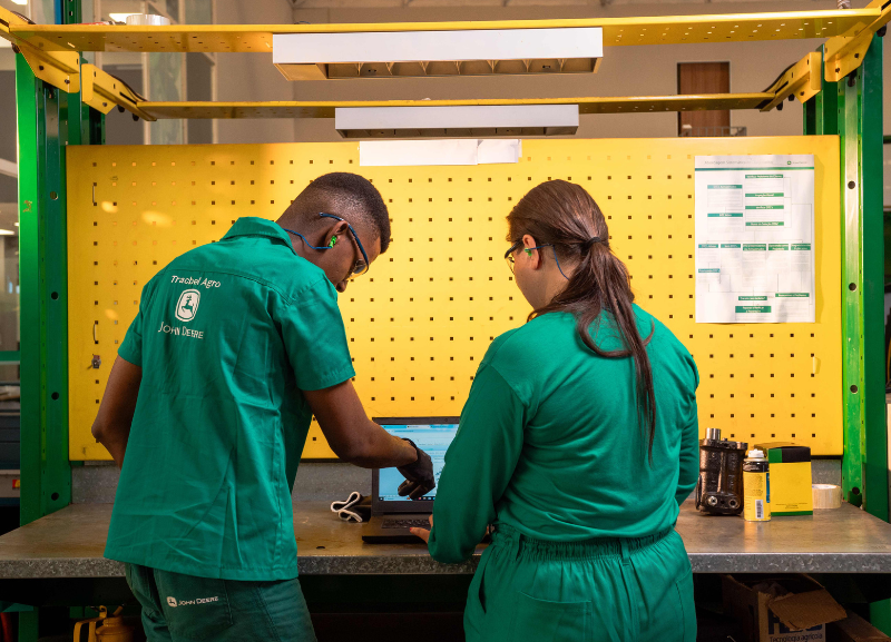 Tracbel Agro abre curso de formação de operadoras para colhedoras de cana