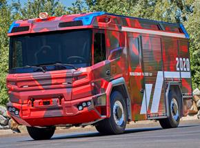 Volvo Penta inicia produção de transmissão elétrica para caminhão de bombeiros