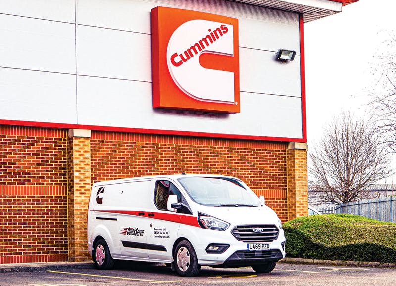Cummins celebra 70 anos no Reino Unido