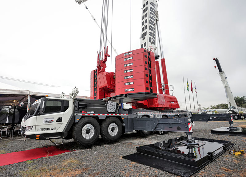 XCMG entrega 1° guindaste de 500 t no Brasil