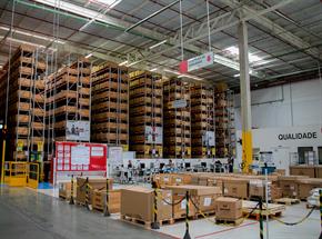 Centro logístico da CNHi no Brasil exibe classe mundial