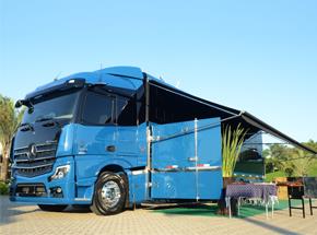 Caminhões extrapesados ganham versão motorhome no Brasil