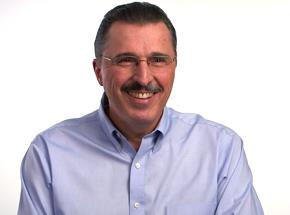 AEM anuncia aposentadoria de presidente após 23 anos no cargo